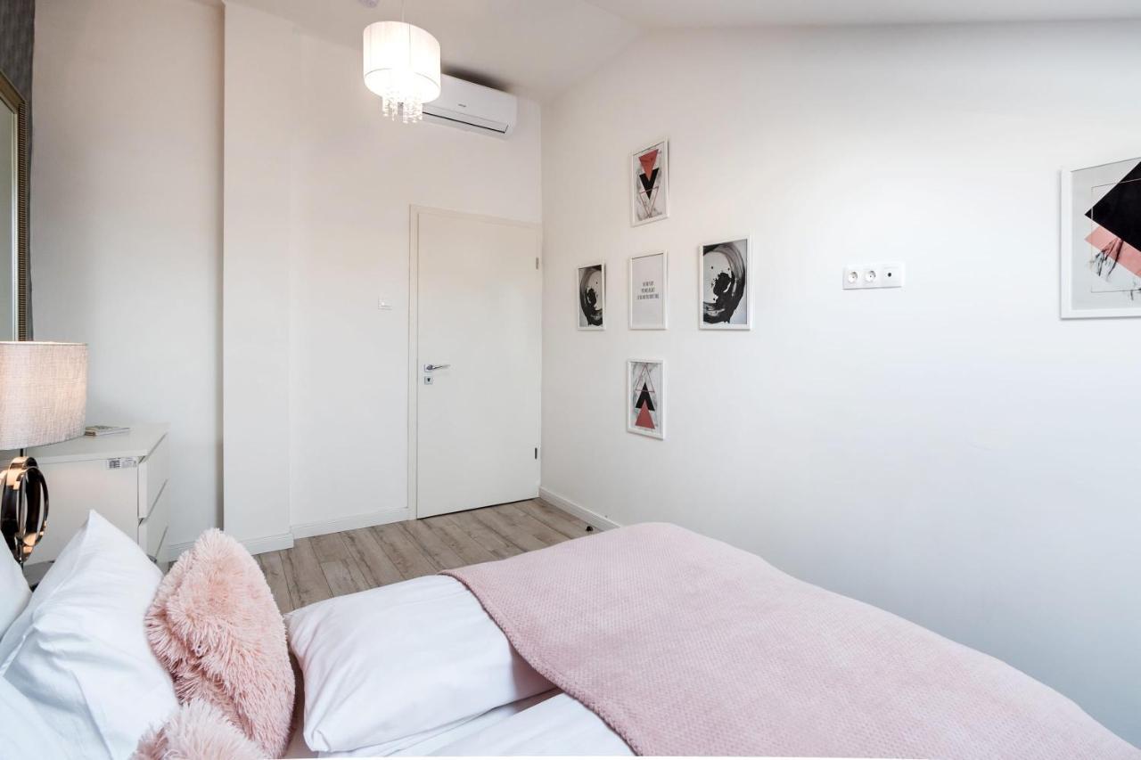 Quiet Very Central & Stylish Apt Budapest Exterior photo