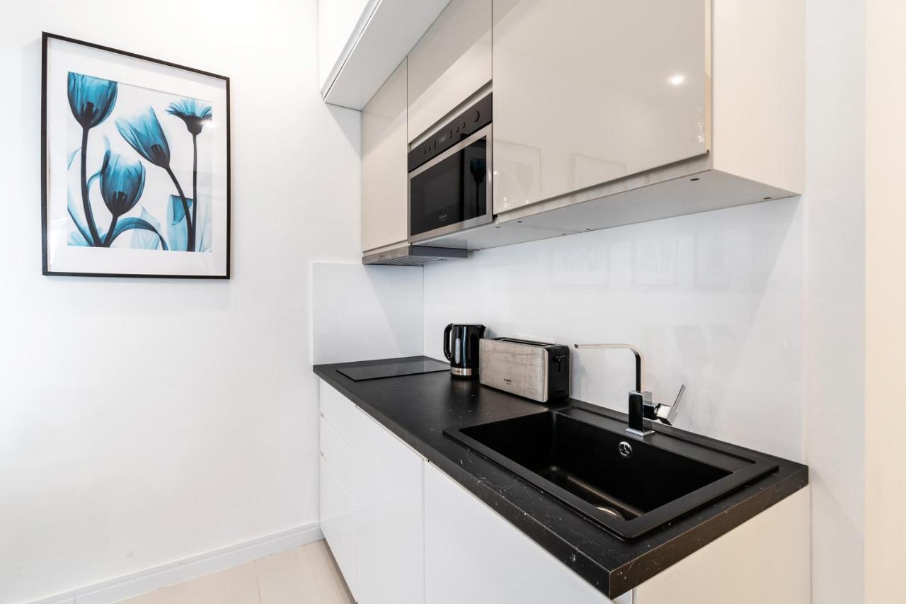 Quiet Very Central & Stylish Apt Budapest Exterior photo