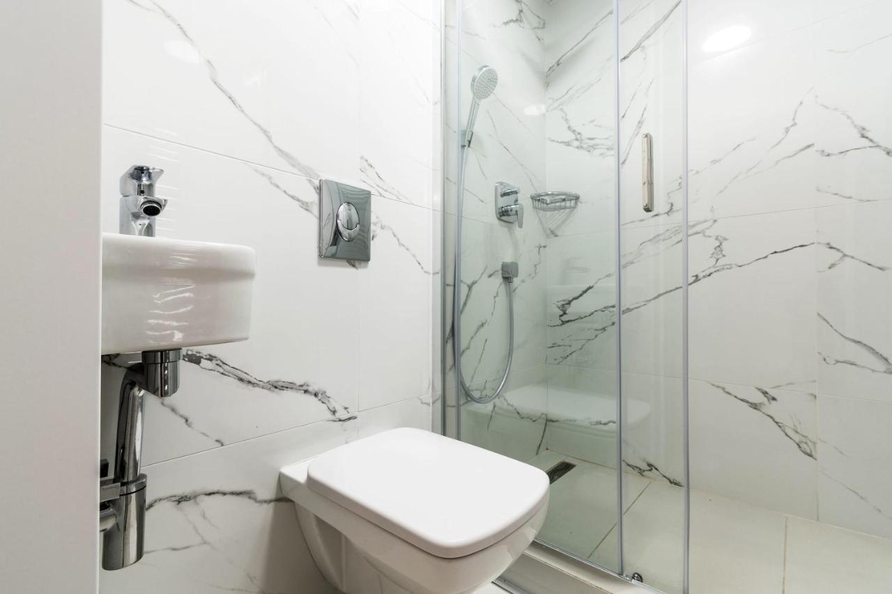 Quiet Very Central & Stylish Apt Budapest Exterior photo