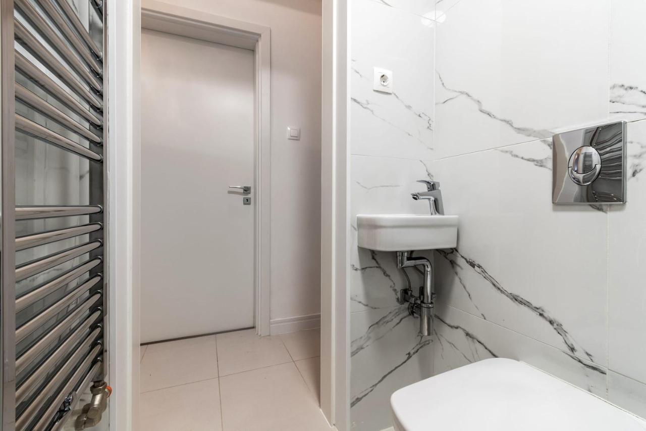 Quiet Very Central & Stylish Apt Budapest Exterior photo